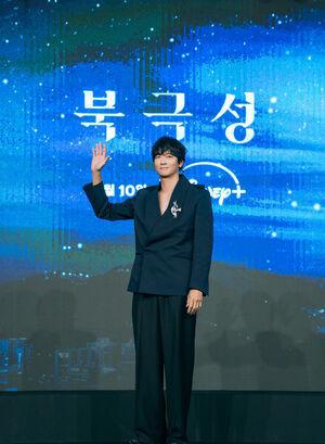 暴风圈全智贤_韩剧暴风圈 全智贤姜栋元 合作 韩剧演员阵容