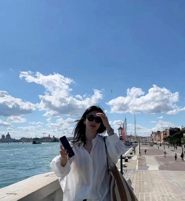 宋慧乔简单穿搭_宋慧乔_宋慧乔普通衣服穿出高级感