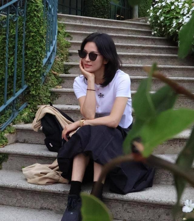 宋慧乔简单穿搭_宋慧乔普通衣服穿出高级感_宋慧乔